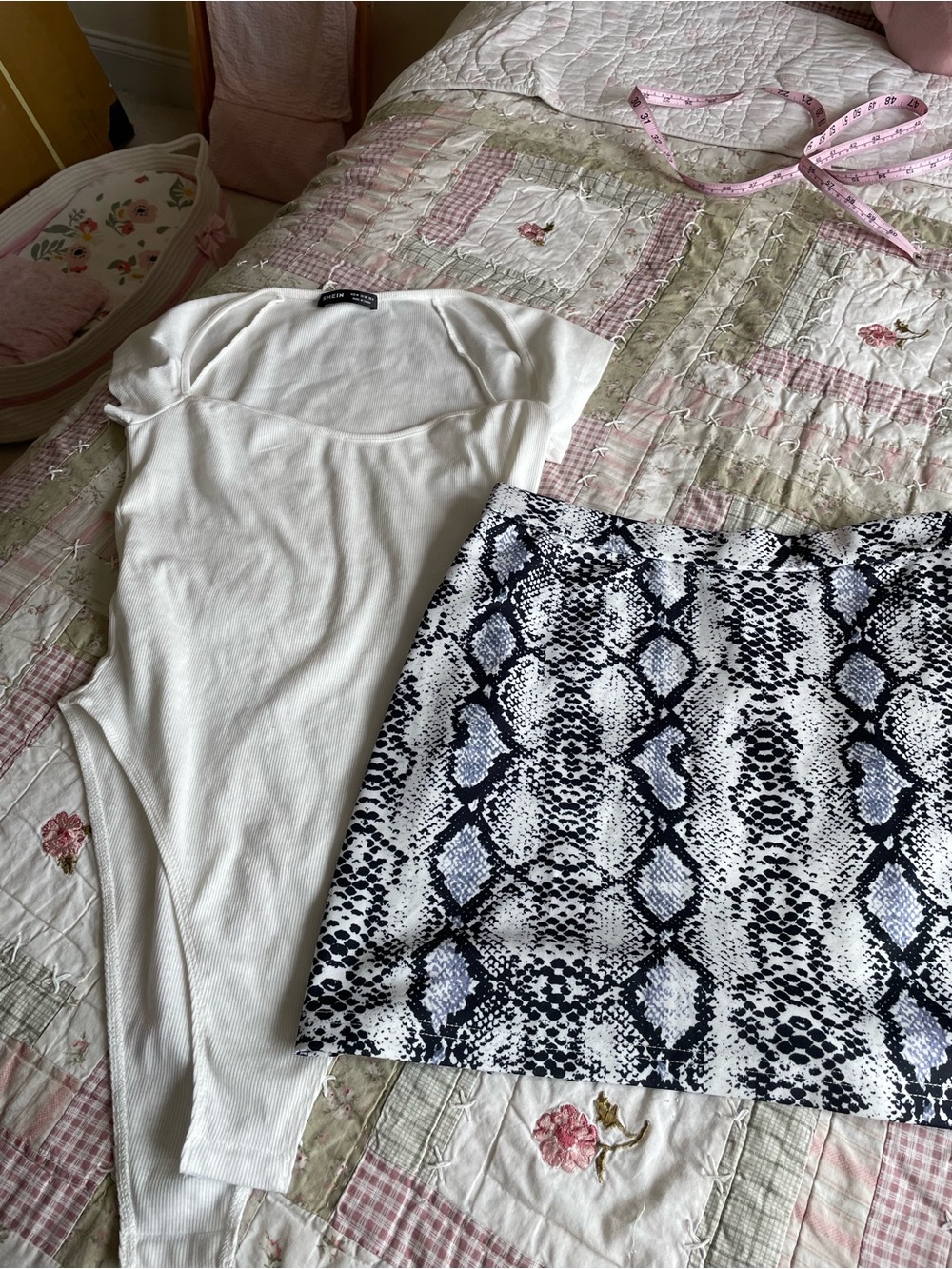 SHEIN Black and White Snake Print Mini Skirt & White short sleeve body shirt. M
